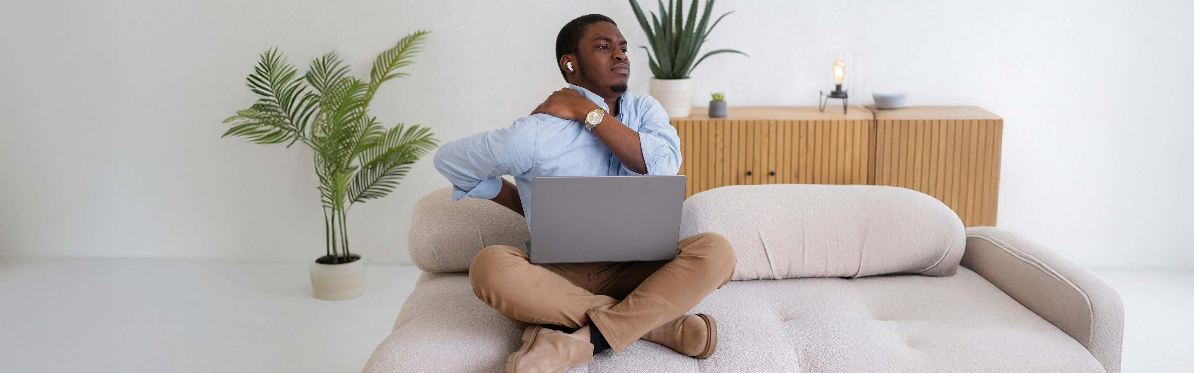 Spinal Decompressor Device vs Traditional Inversion Table for Back Pain Relief